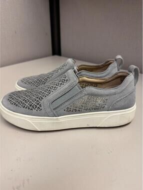 Vionic Women's Kimmie Perf Grey Leather Size 7 Medium Width
